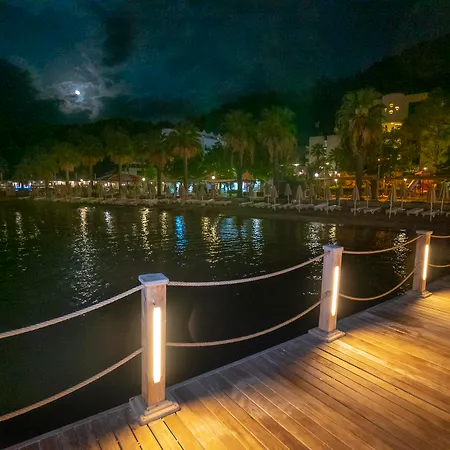 Turunc Resort Hotel ホテル トゥルンチュ